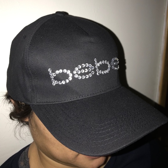 Woman’s BEBE black hat with Swarovski crystals - Picture 3 of 5